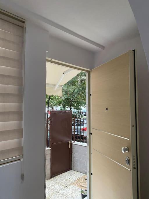 Es Apartment ติรานา ภายนอก รูปภาพ