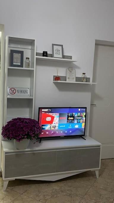 Es Apartment ติรานา ภายนอก รูปภาพ