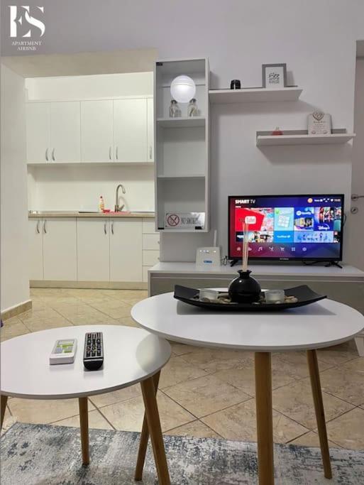 Es Apartment ติรานา ภายนอก รูปภาพ